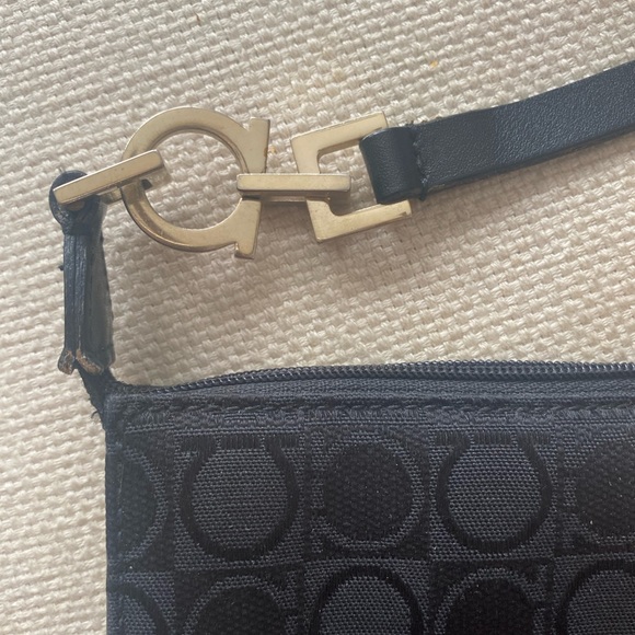 Salvatore Ferragamo Vintage Monogram Bag - Picture 4 of 8